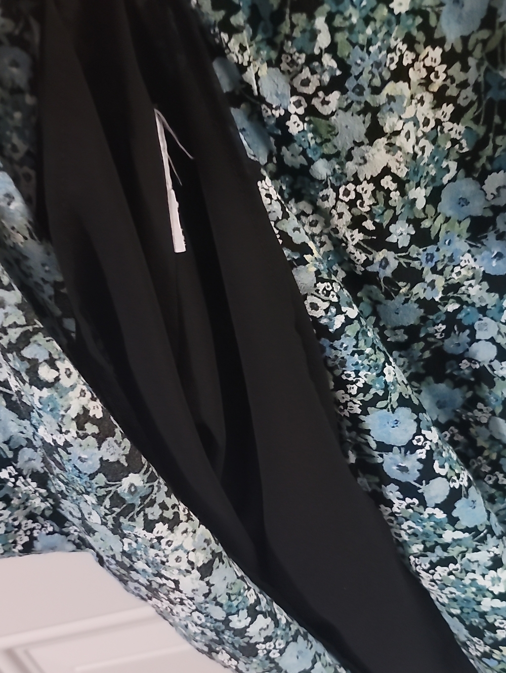 LOFT Blue and Black Floral Sleeveless Shift Dress - Picture 5 of 5